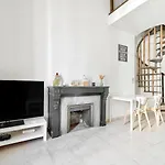 In The Heart Of Nimes' Historic Center Appartamento *