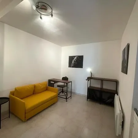 Apartment In The Heart Of Nimes' Historic Center Nimes