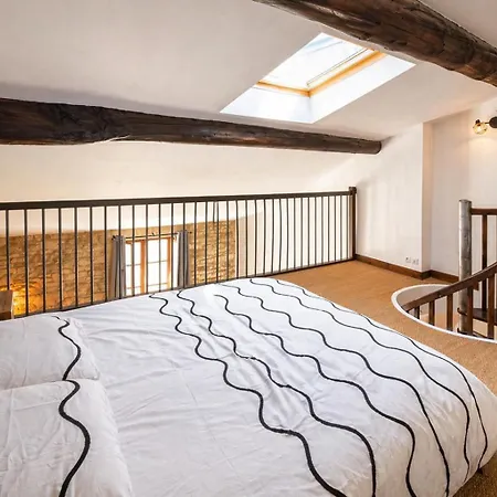 In The Heart Of Nimes' Historic Center Appartement Nîmes