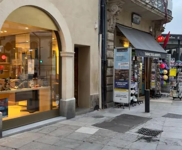 شقة In The Heart Of Nimes' Historic Center نيم