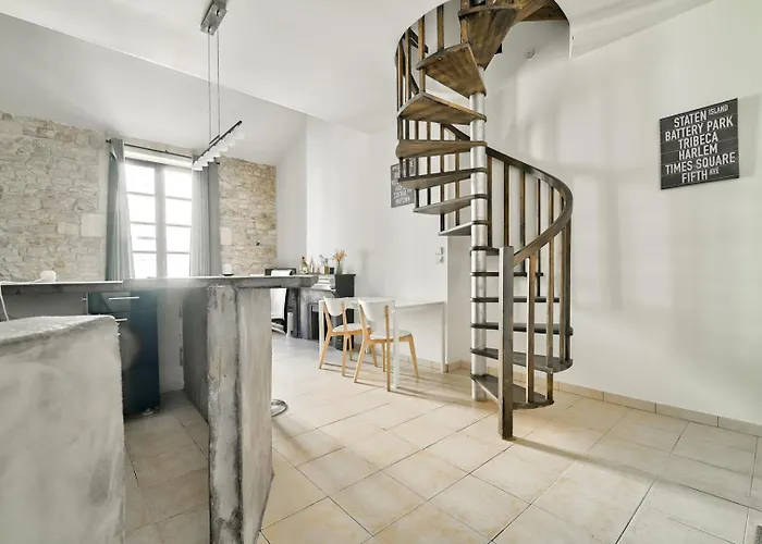 شقة In The Heart Of Nimes' Historic Center