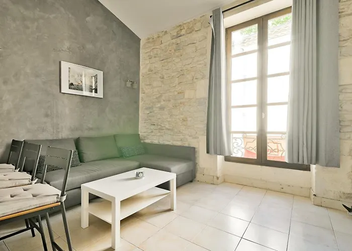 شقة In The Heart Of Nimes' Historic Center *